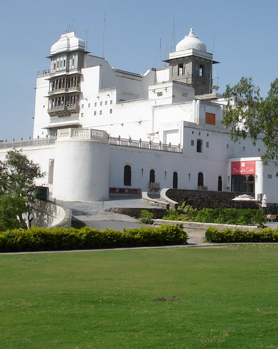 Sajjangarh-Fort-(Monsoon-Palace)